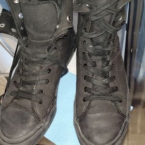 LEVIS boots/bottie womens size 11 barely worn excellent souls